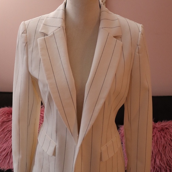 Isabella DeMarco White Striped Blazer - Picture 5 of 6
